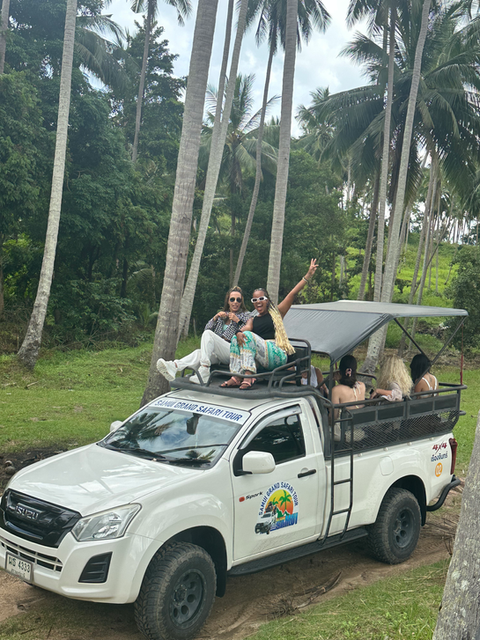 Picture of girls from Wild and Free trip